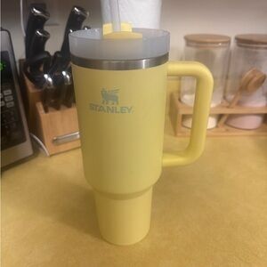 40oz Stanley Yellow Tumbler